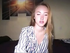 Attractive teenage attracting and burning on cam